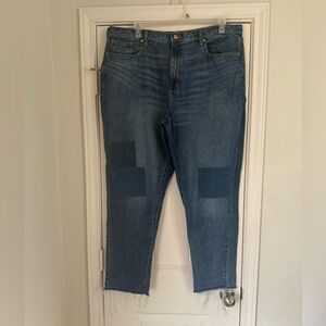 STRAIGHT JEANS